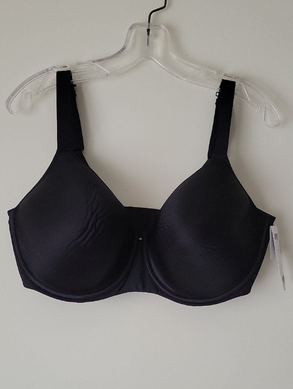 Chantelle Women's Comfort Chic Back Smoothing T-Shirt Bra in Black- Size 38G